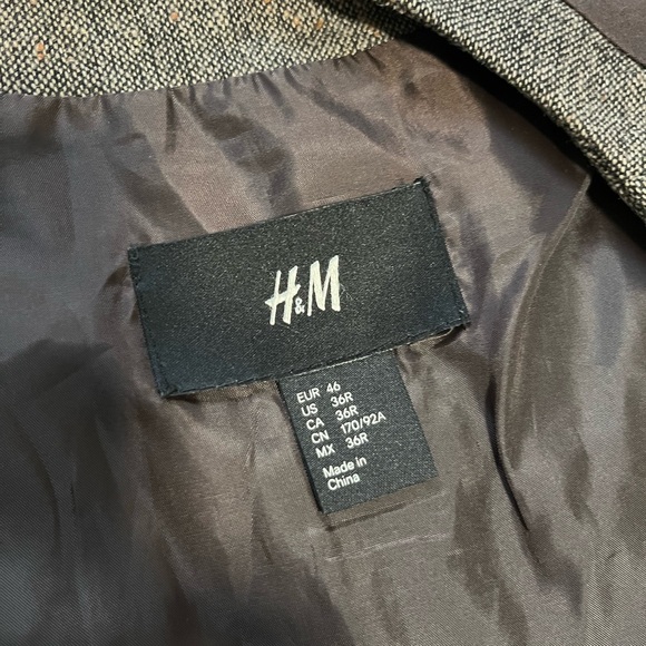 H&M MEN’S VEST 36R - Picture 4 of 7